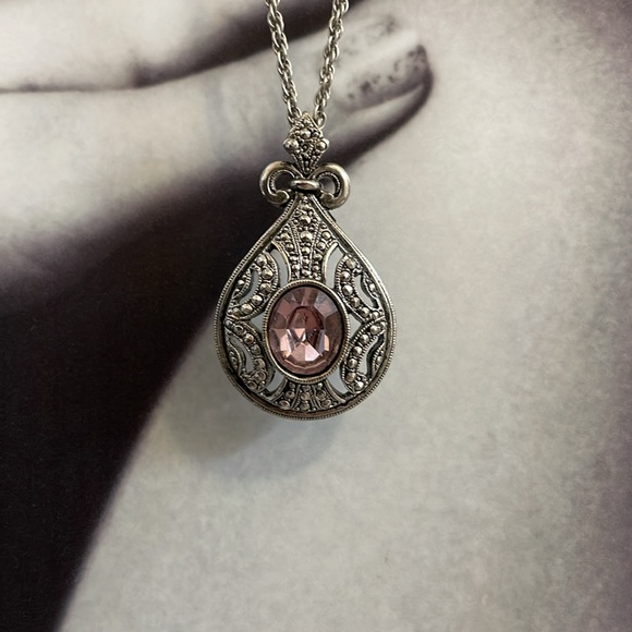 -Deco Style Pendant/ Necklace w / Pink Stone Vintage Avon - Picture 4 of 7